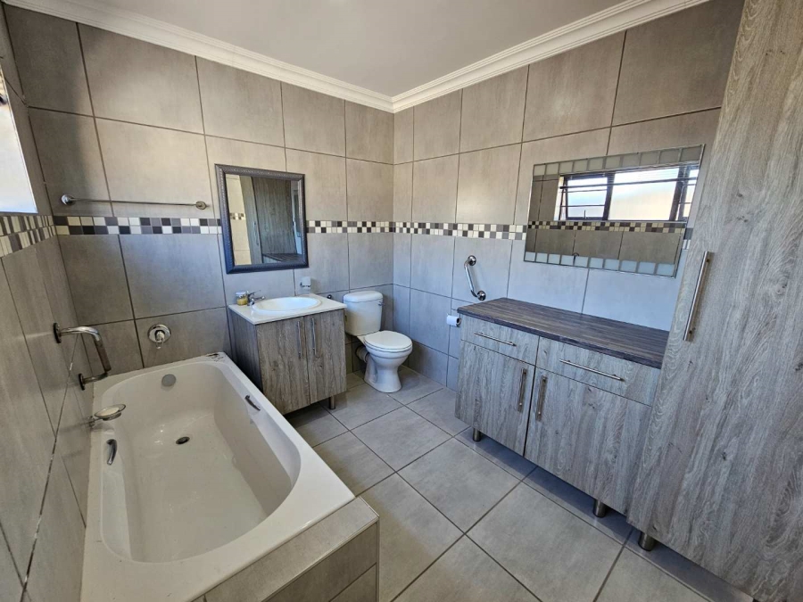 1 Bedroom Property for Sale in Greenshields Park Eastern Cape